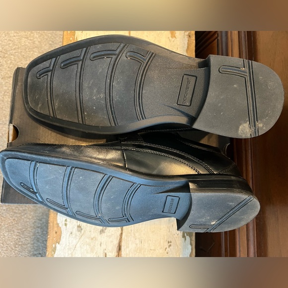 Men’s Dockers Black dress shoes size 9 1/2 M Like new condition. - Picture 2 of 4